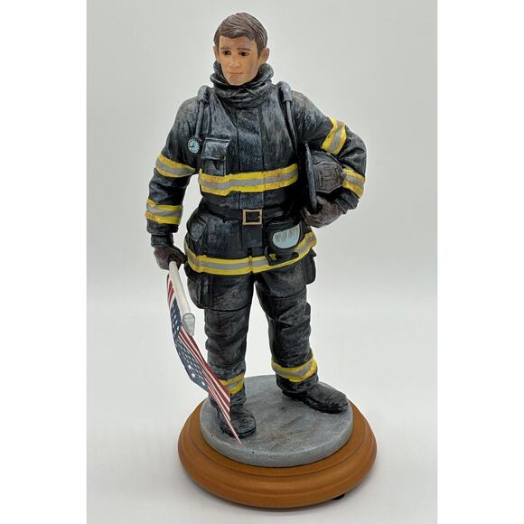Vanmark Red Hats of Courage Commemorative Piece WTC 9/11/01 Firefighter FM86675 - Picture 1 of 5